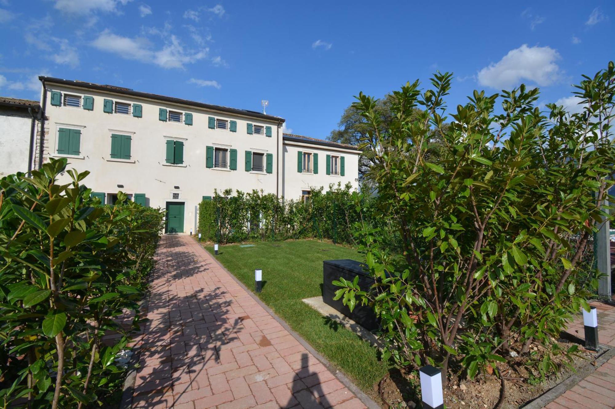 Residence Corte Bellebarbe Rivoli Veronese Εξωτερικό φωτογραφία